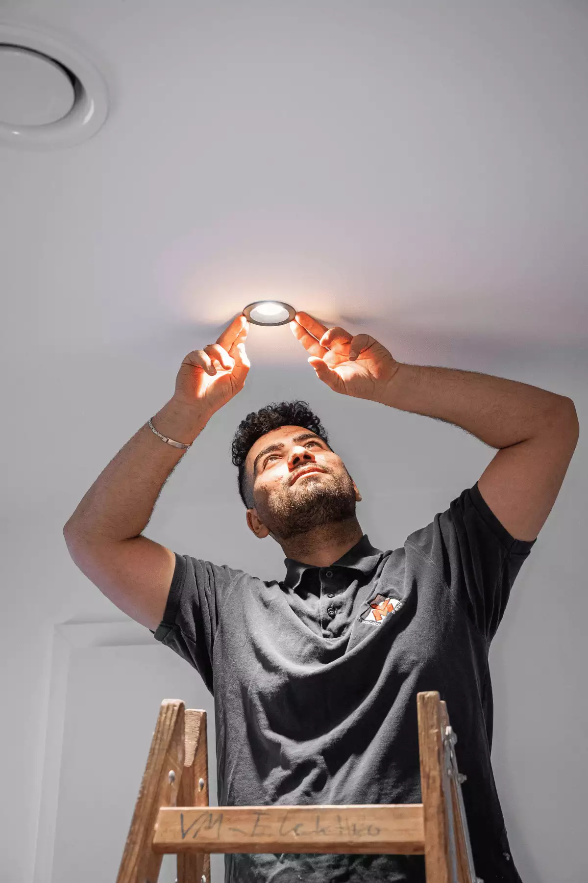 Regelmäßige Elektro-Wartung zum Fixpreis für Wohnbaugesellschaften